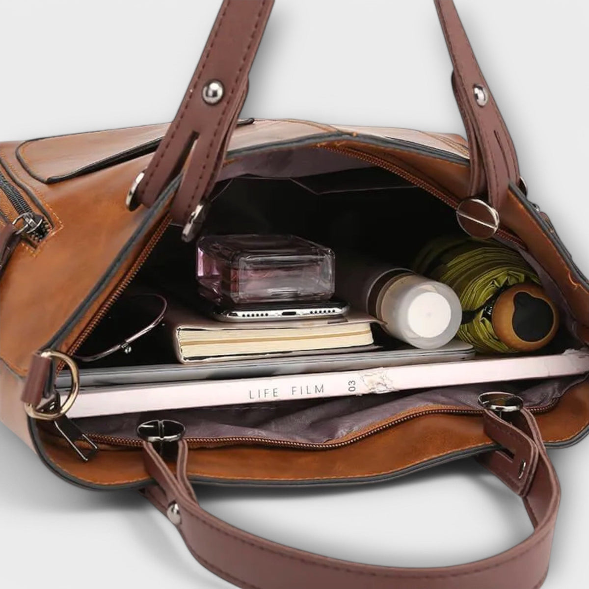 Women's Chic Crossbody Bag Sleek Design Adjustable Strap Everyday Use