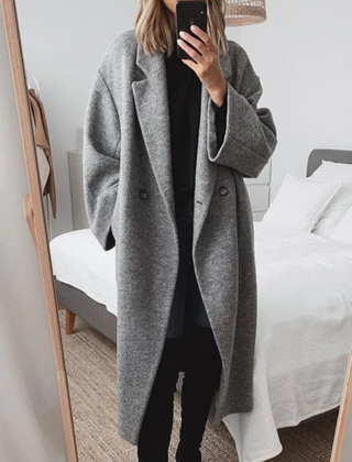 Women's Classic Tailored Overcoat Double-Breasted Long Sleeve Structured Warm Outerwear