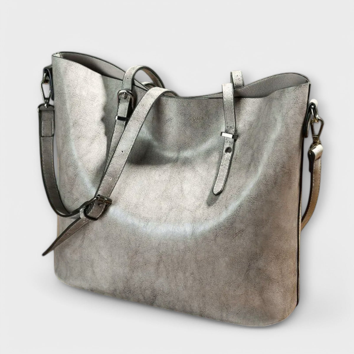 Women's Vintage-Inspired Shoulder Bag Chic Design Versatile Everyday Use