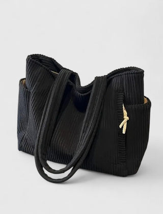 Women's Sophisticated Tote Bag Elegant Design Versatile Everyday Carry