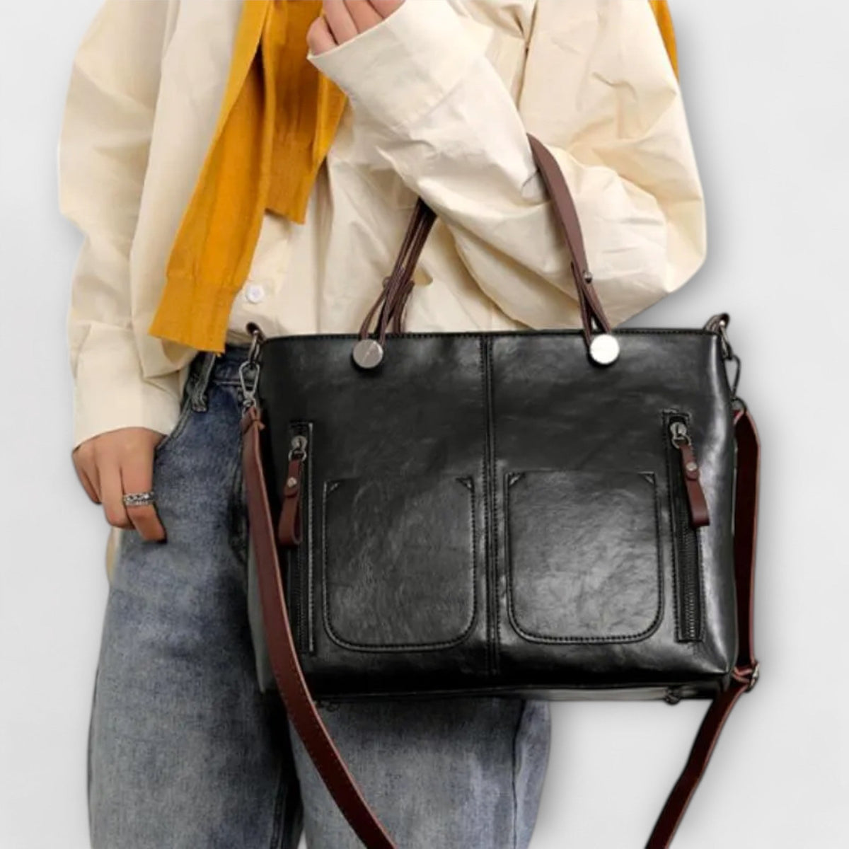 Women's Chic Crossbody Bag Sleek Design Adjustable Strap Everyday Use