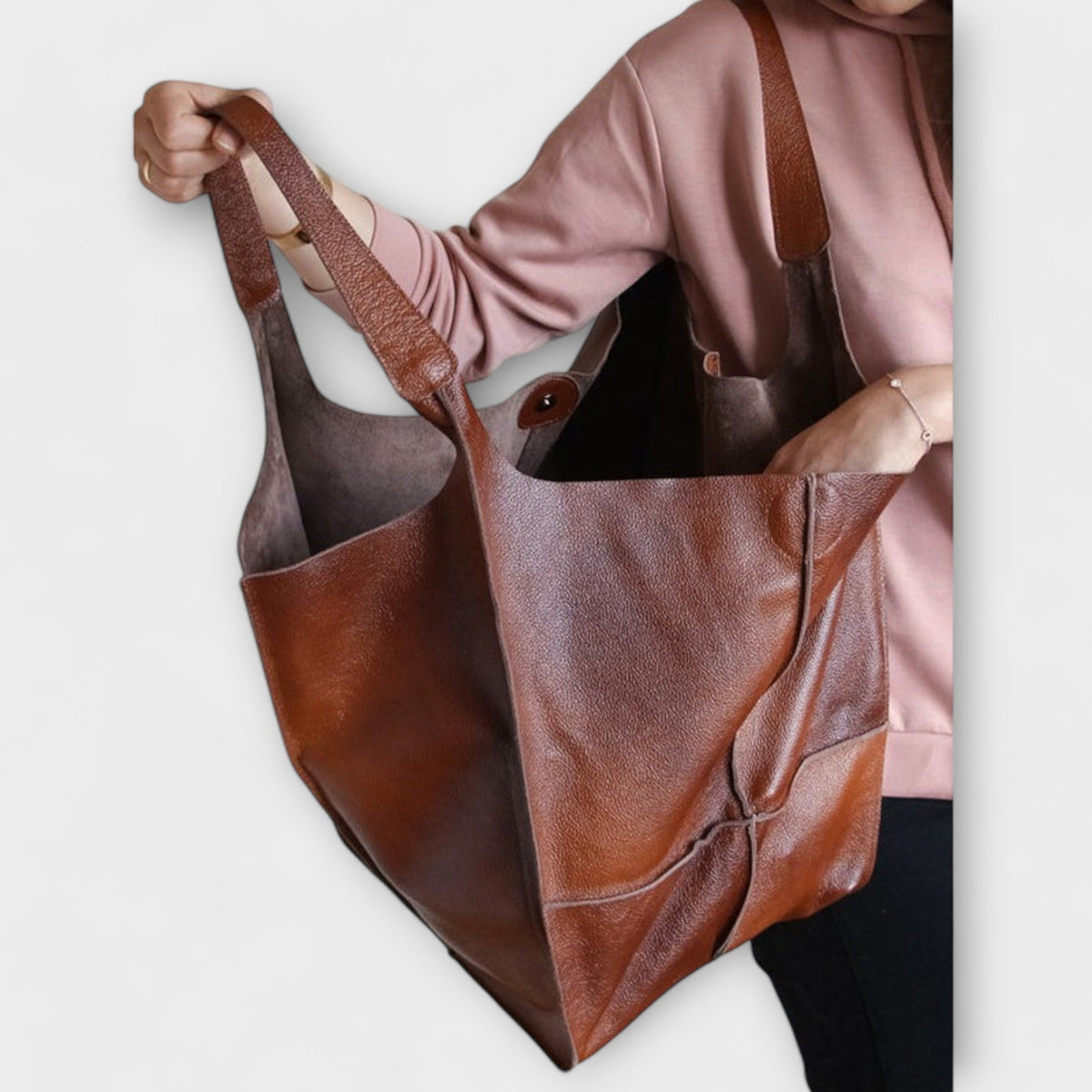Women's Oversized Weekend Bag Spacious Travel Tote Stylish Versatile Everyday