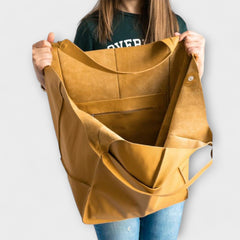Women's Oversized Weekend Bag Spacious Travel Tote Stylish Versatile Everyday