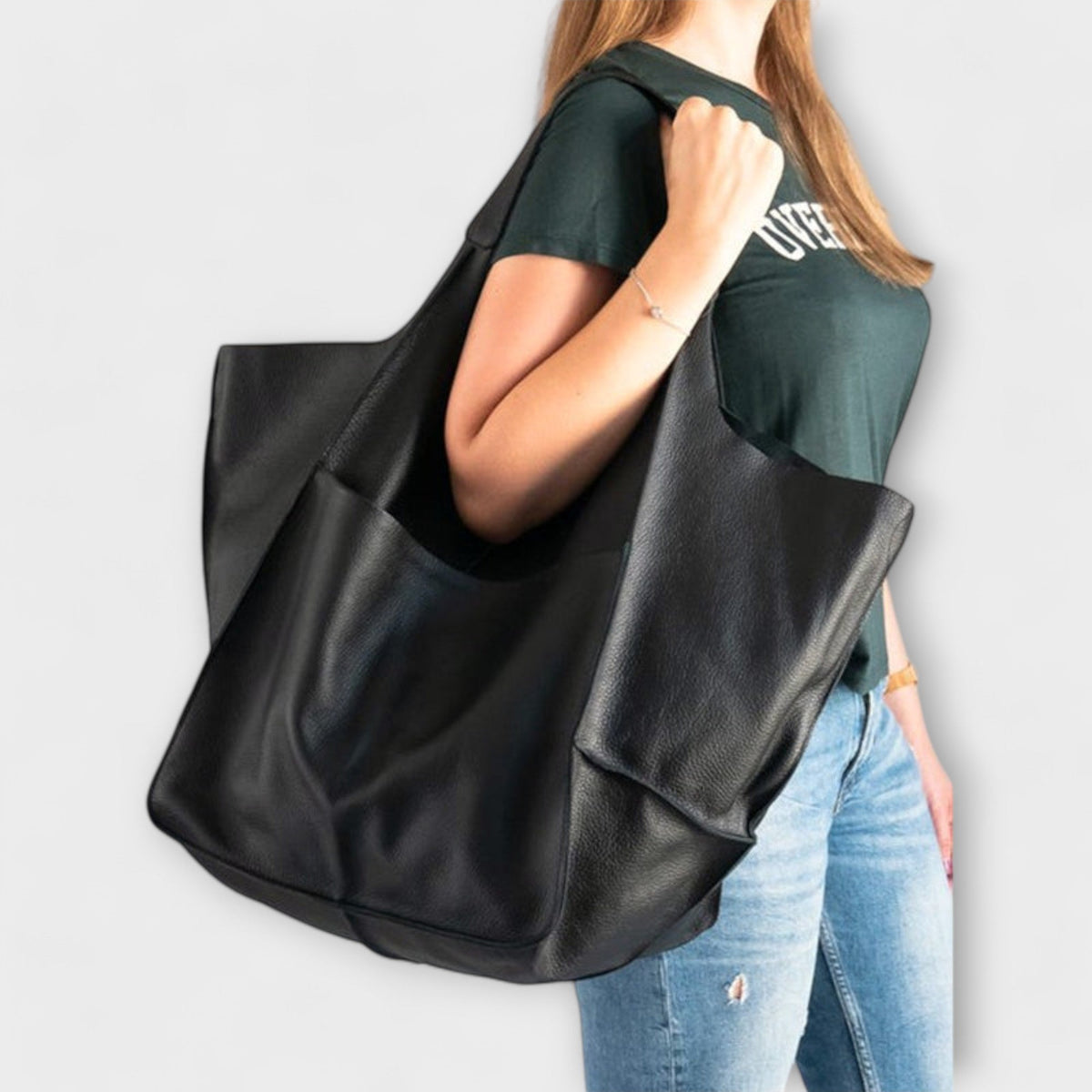 Women's Oversized Weekend Bag Spacious Travel Tote Stylish Versatile Everyday