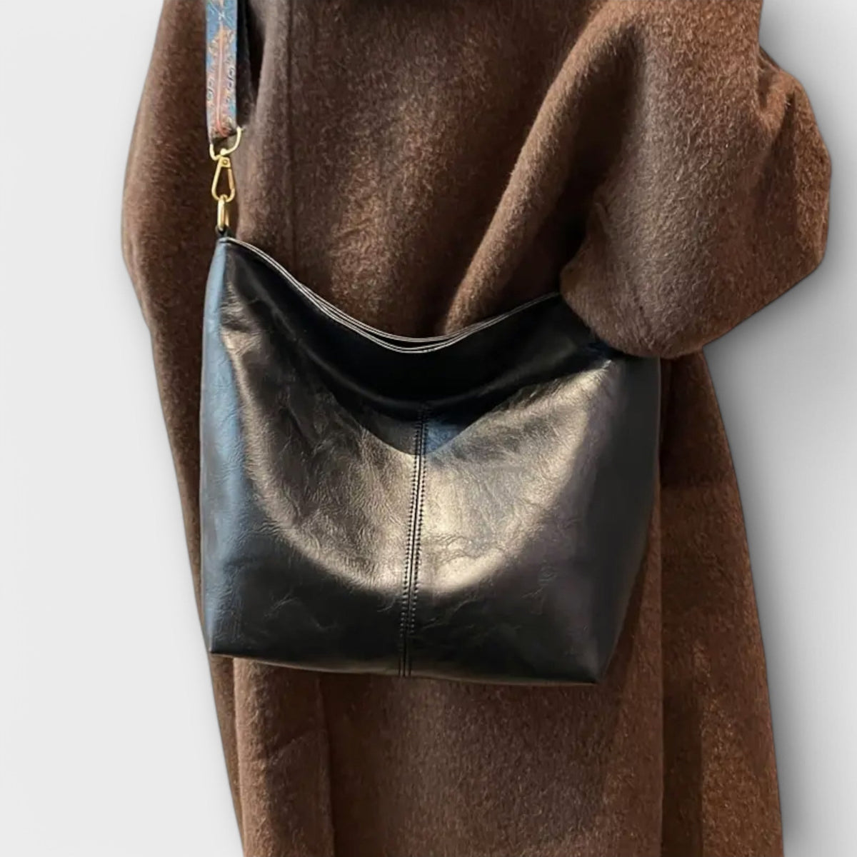 Women's Shoulder Bag Stylish Design Unique Strap Versatile Everyday Use