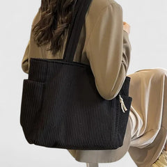 Women's Sophisticated Tote Bag Elegant Design Versatile Everyday Carry