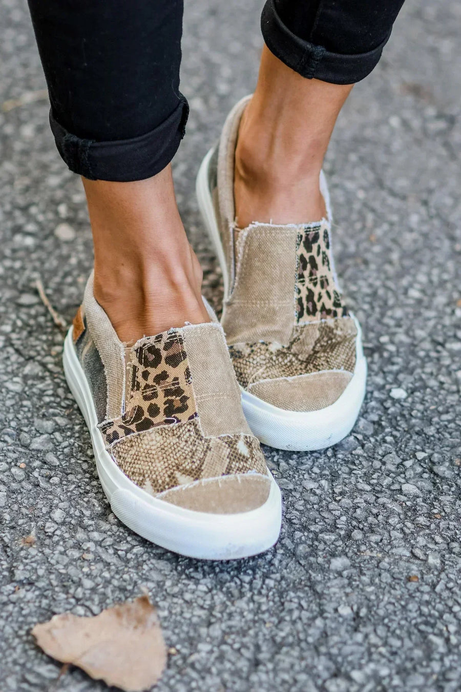Women's Casual Slip-Ons Outfit for Weddings Parties Holidays Occasions and Everyday Wear