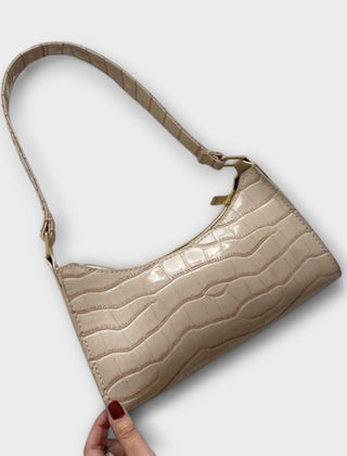 Women's Stylish Crossbody Bag Sleek Design Versatile Everyday Use