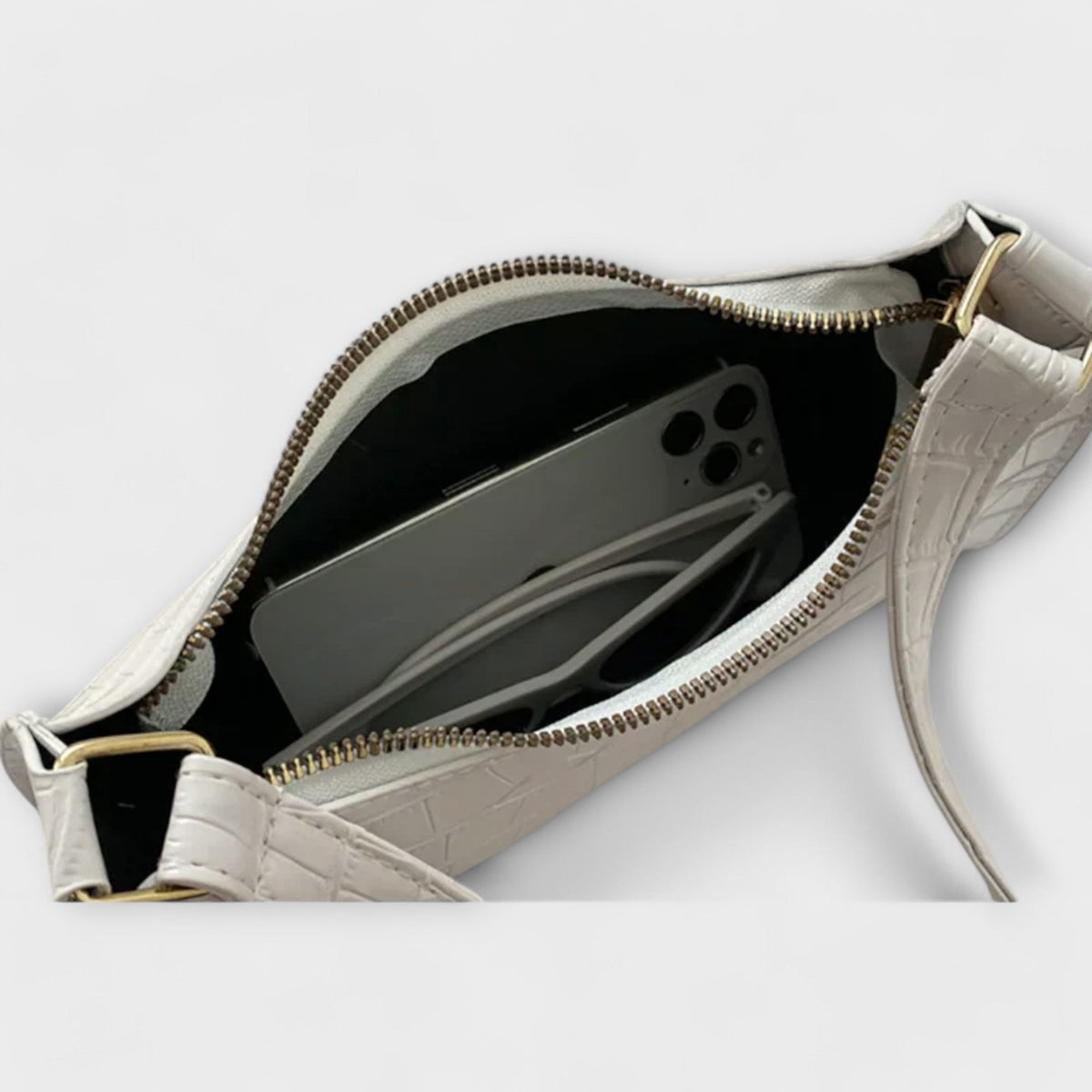 Women's Stylish Crossbody Bag Sleek Design Versatile Everyday Use