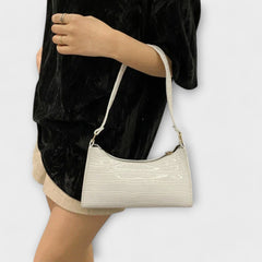 Women's Stylish Crossbody Bag Sleek Design Versatile Everyday Use