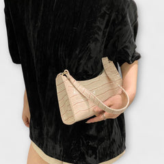 Women's Stylish Crossbody Bag Sleek Design Versatile Everyday Use