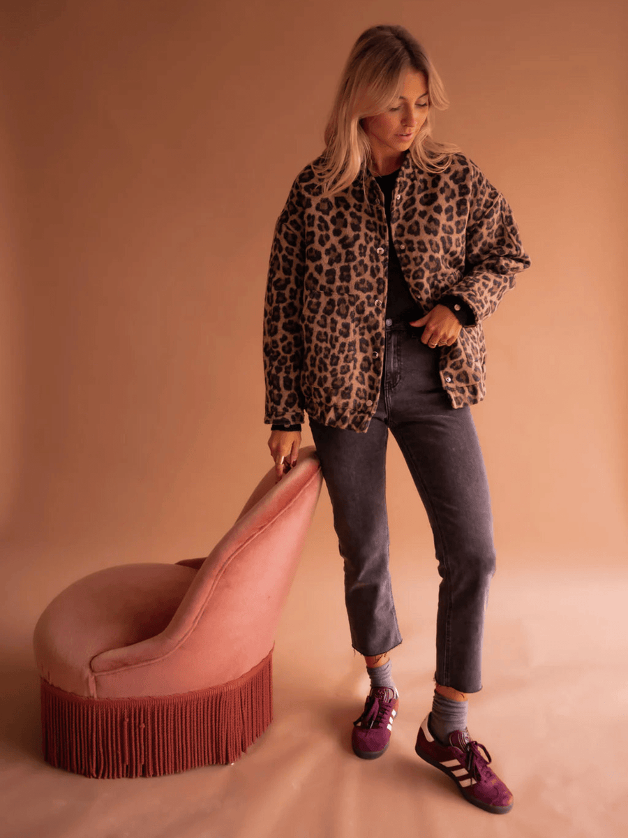 Women's Vintage-Inspired Button Front Leopard Print Fleece Jacket Casual Layering