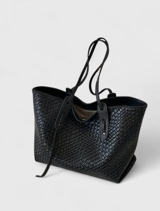 Women's Elegant Tote Bag Chic Design Versatile Everyday Use Spacious