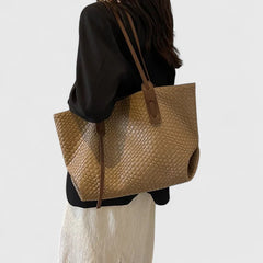 Women's Elegant Tote Bag Chic Design Versatile Everyday Use Spacious