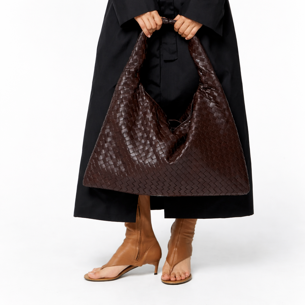 Women's Woven Shoulder Tote Bag Stylish Everyday Design Versatile Carryall