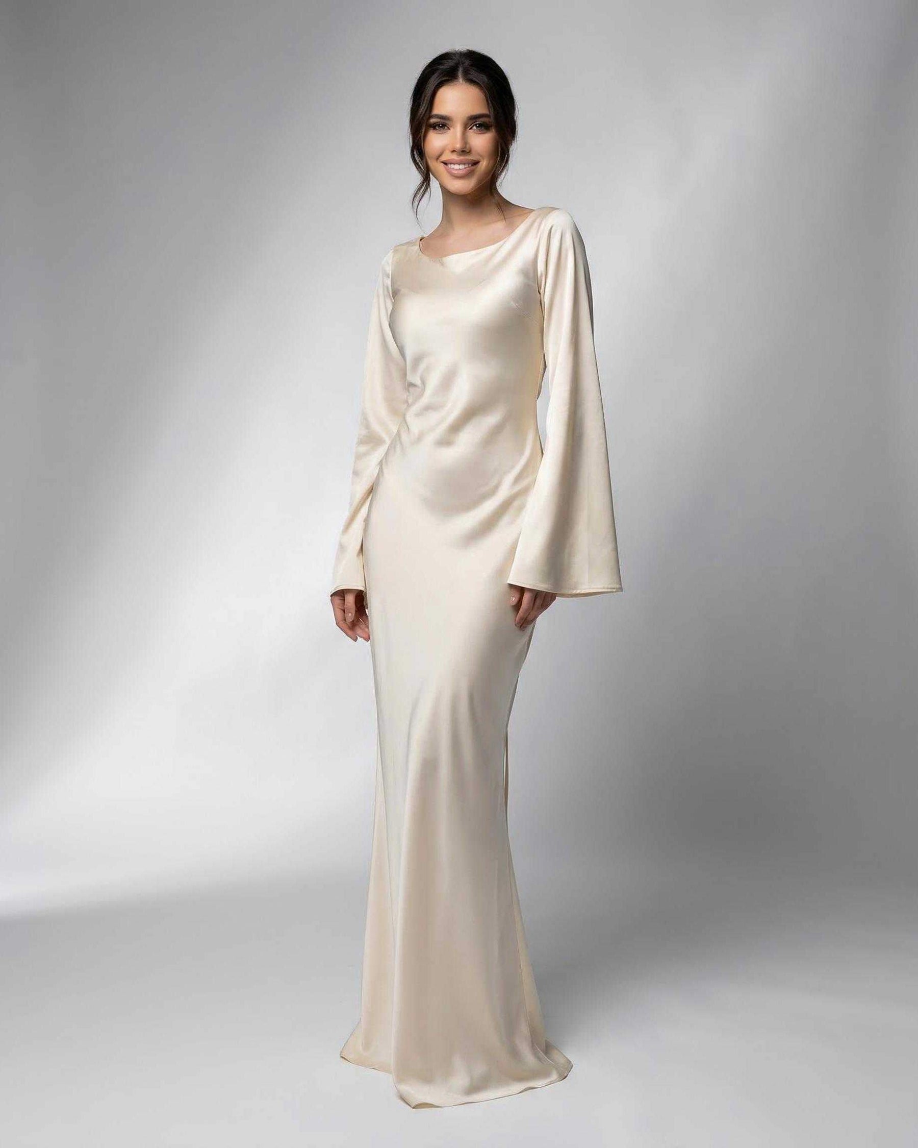 Women's Flowing Maxi Dress Outfit for Summer Holidays Weddings Parties and Everyday Wear