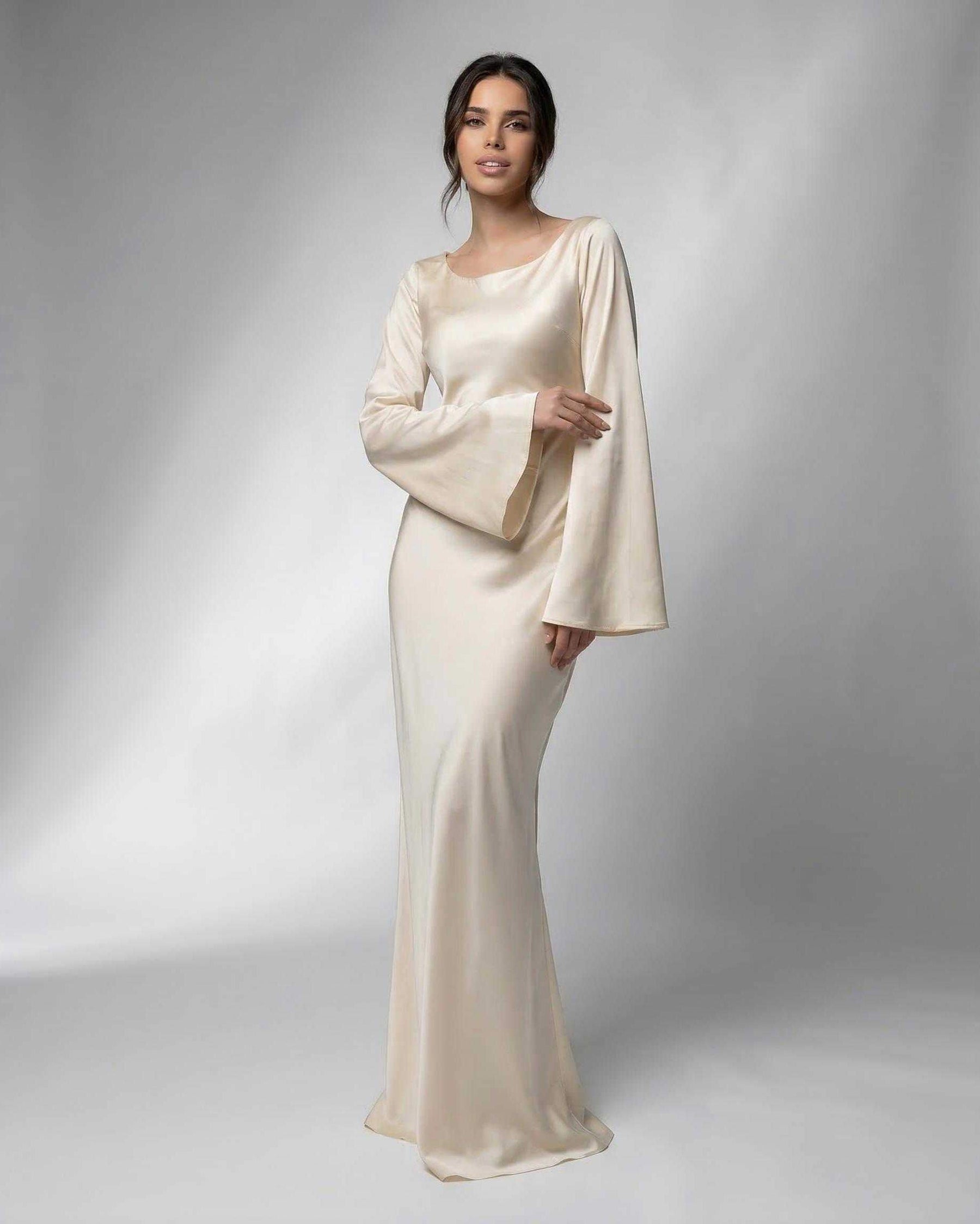 Women's Flowing Maxi Dress Outfit for Summer Holidays Weddings Parties and Everyday Wear
