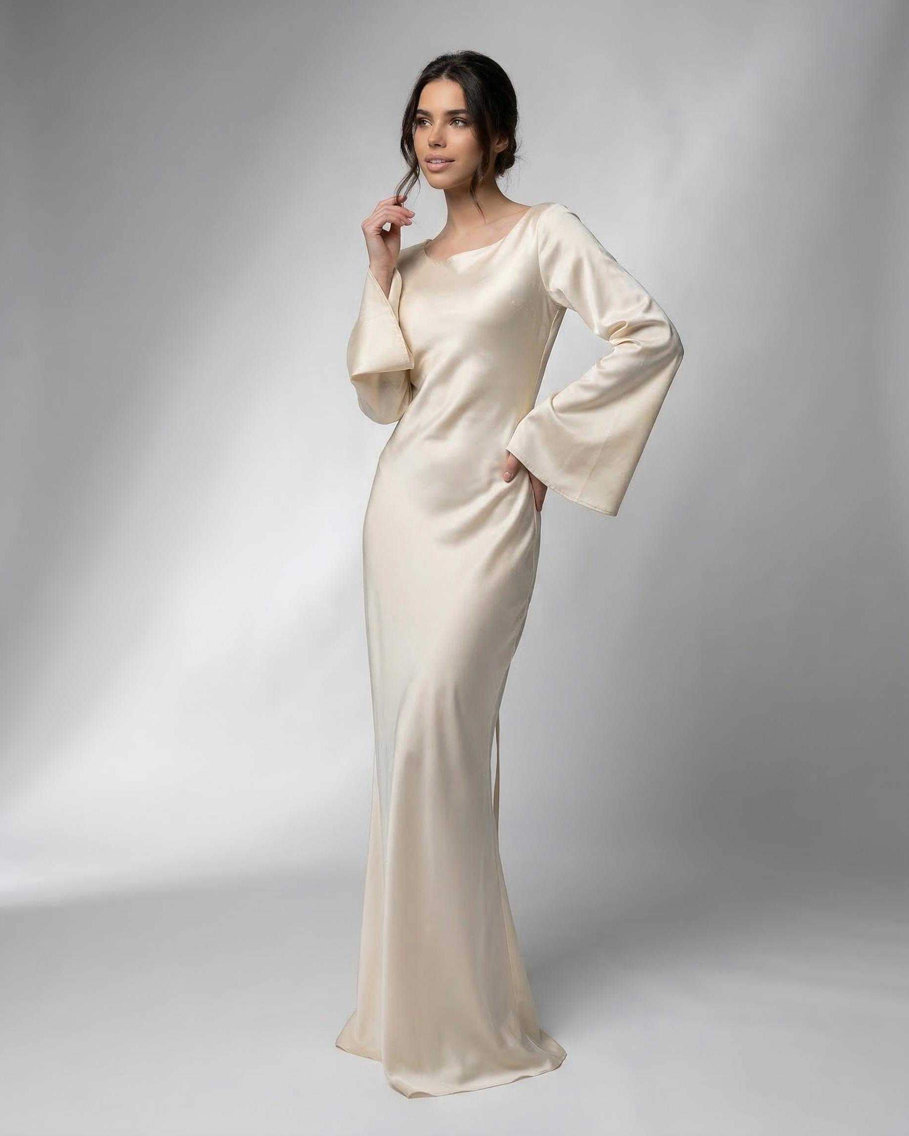 Women's Flowing Maxi Dress Outfit for Summer Holidays Weddings Parties and Everyday Wear