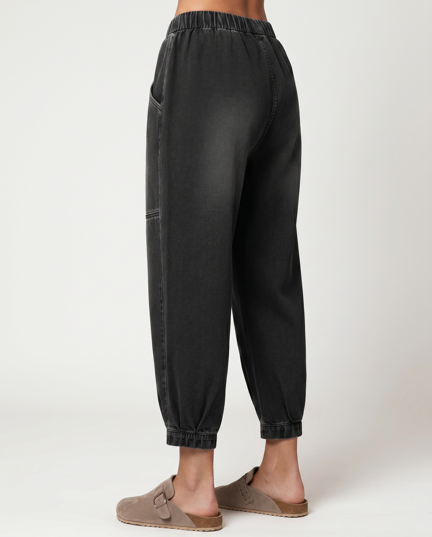Women's Tapered Elastic Waist Casual Jeans Outfit for Work Casual Days Holidays and Everyday Wear