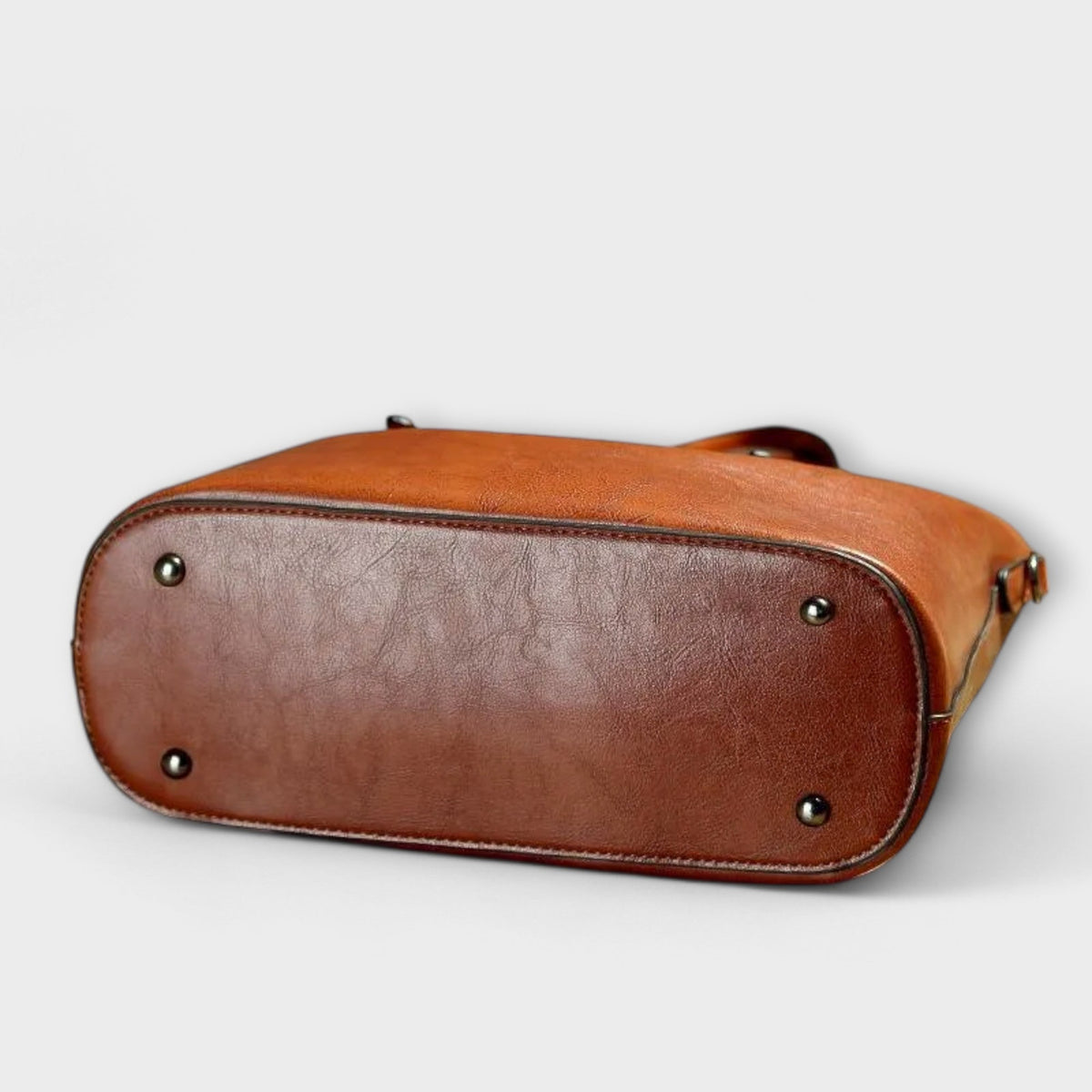 Women's Vintage-Inspired Shoulder Bag Chic Design Versatile Everyday Use