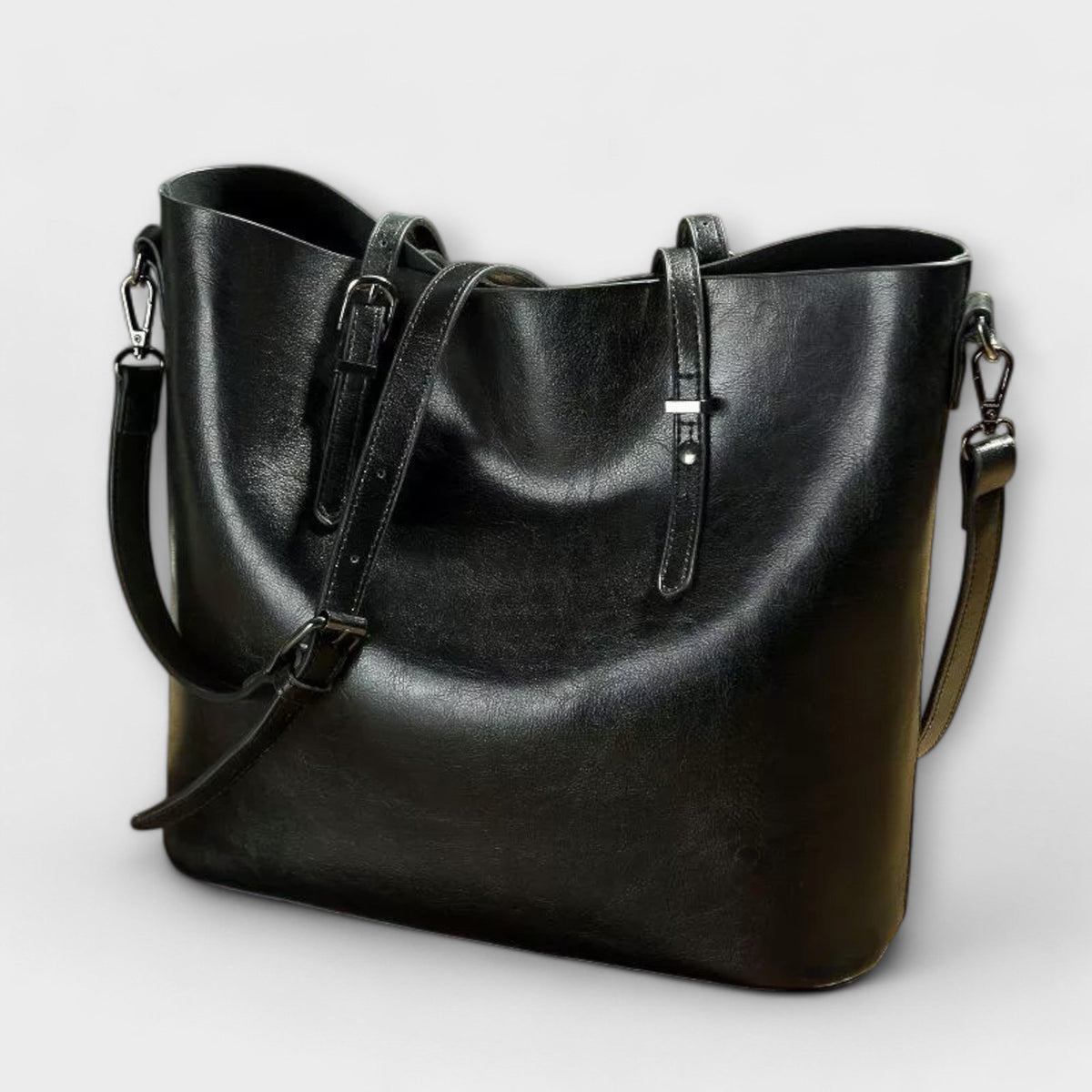 Women's Vintage-Inspired Shoulder Bag Chic Design Versatile Everyday Use