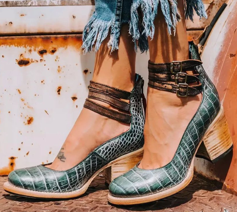 Women’s Chic Casual Sandals | Trendy Design