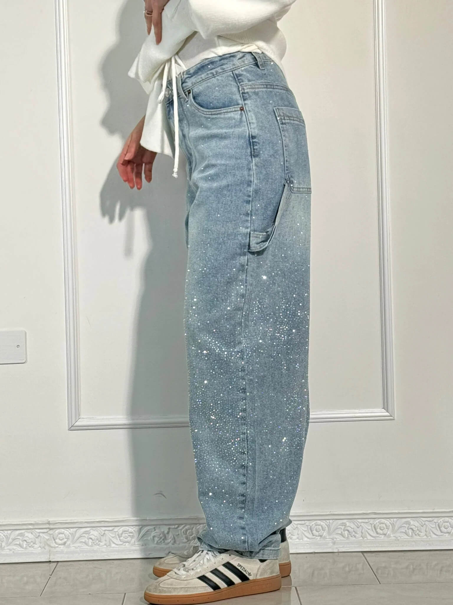Women's High-Waisted Straight Leg Vintage Denim Jeans Outfit for Work Casual Days Holidays and Everyday Wear