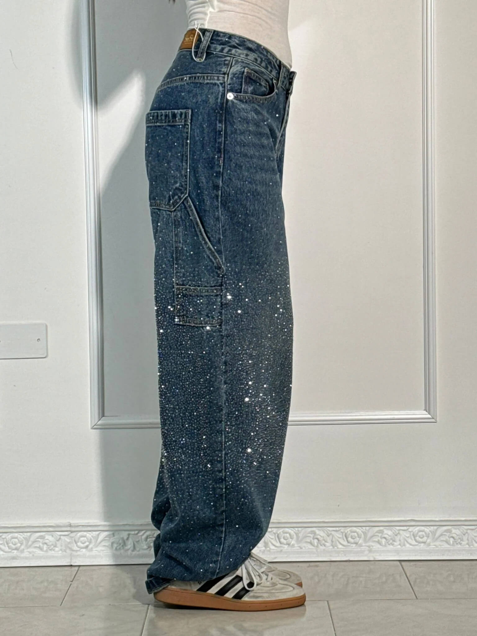 Women's High-Waisted Straight Leg Vintage Denim Jeans Outfit for Work Casual Days Holidays and Everyday Wear