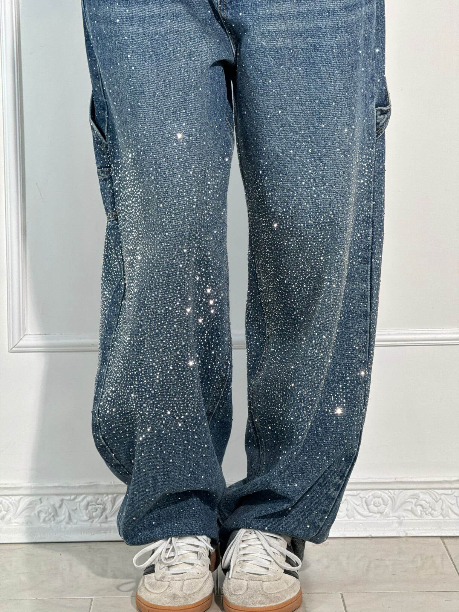 Women's High-Waisted Straight Leg Vintage Denim Jeans Outfit for Work Casual Days Holidays and Everyday Wear