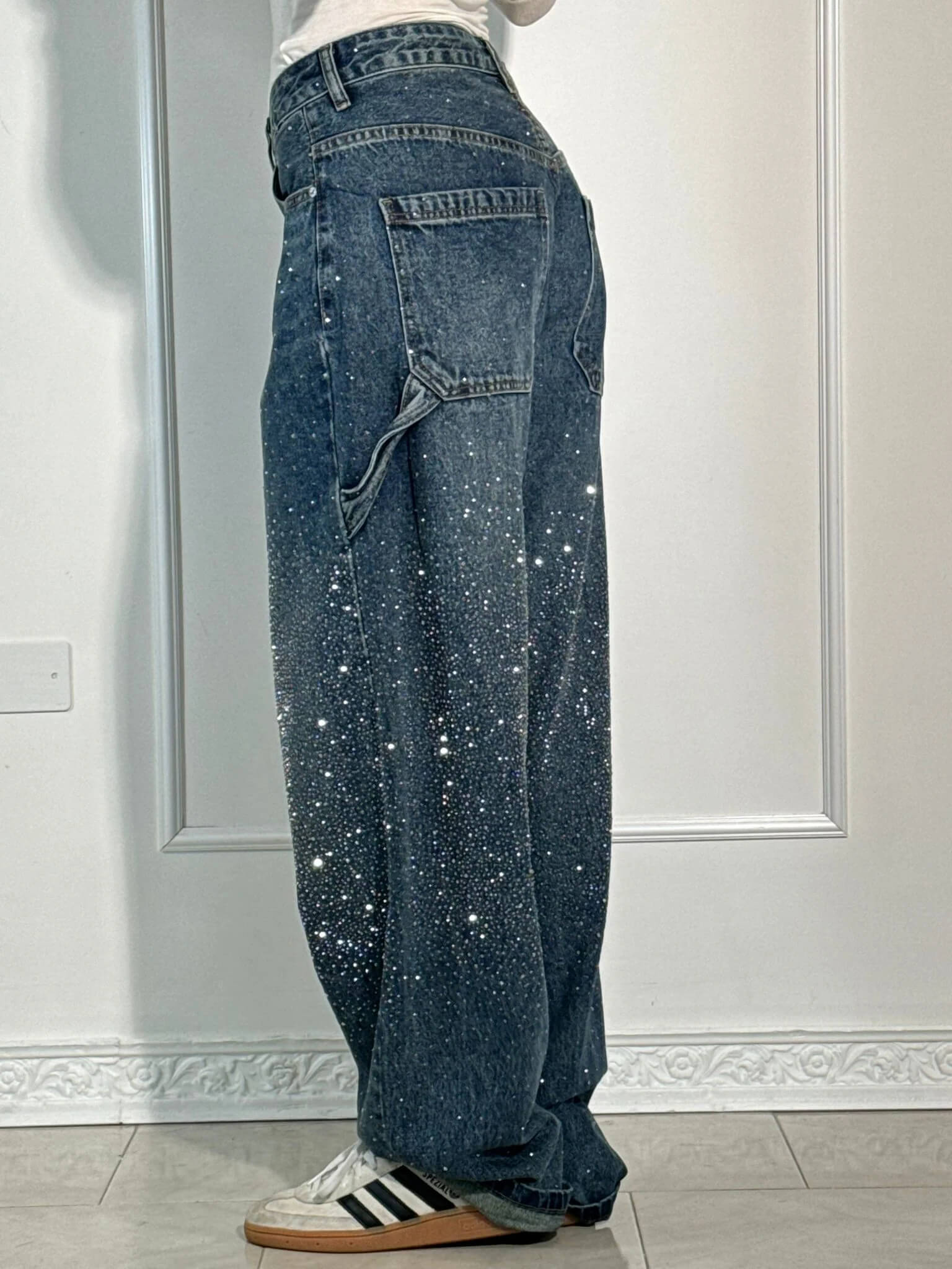 Women's High-Waisted Straight Leg Vintage Denim Jeans Outfit for Work Casual Days Holidays and Everyday Wear