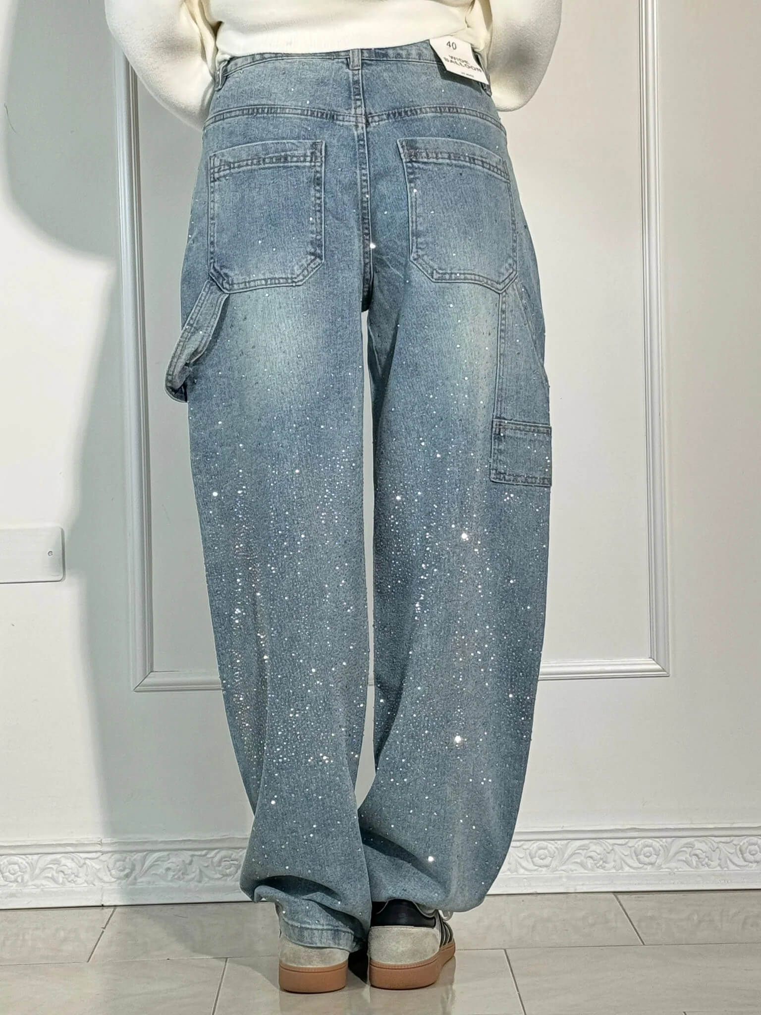 Women's High-Waisted Straight Leg Vintage Denim Jeans Outfit for Work Casual Days Holidays and Everyday Wear