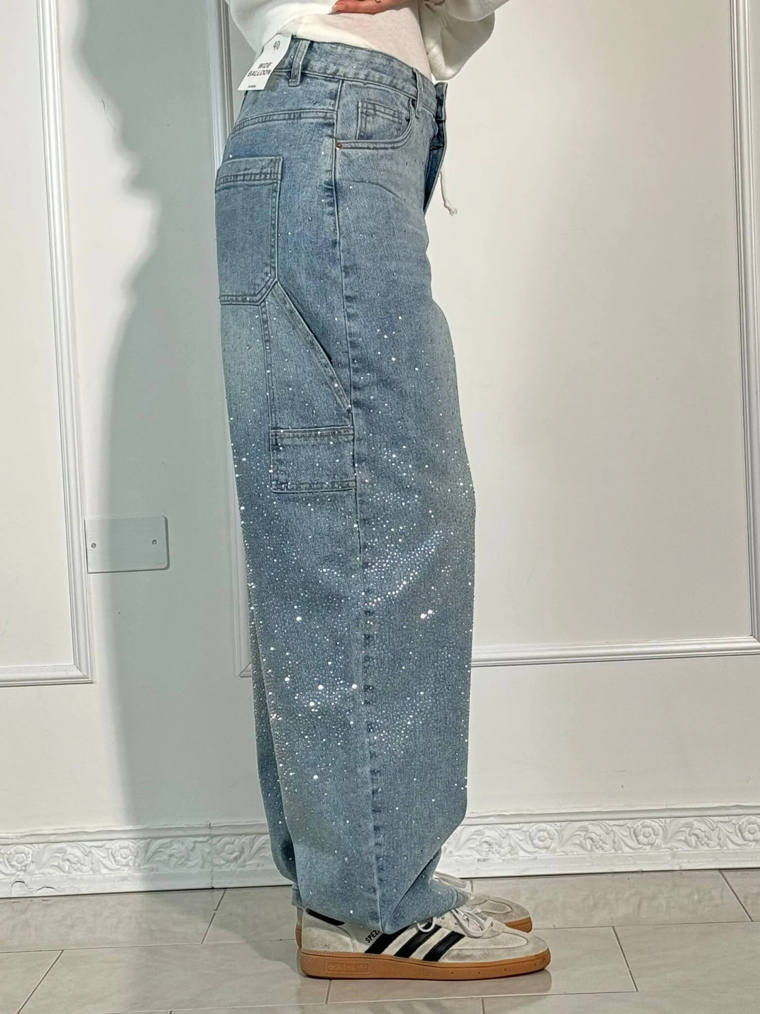 Women's High-Waisted Straight Leg Vintage Denim Jeans Outfit for Work Casual Days Holidays and Everyday Wear