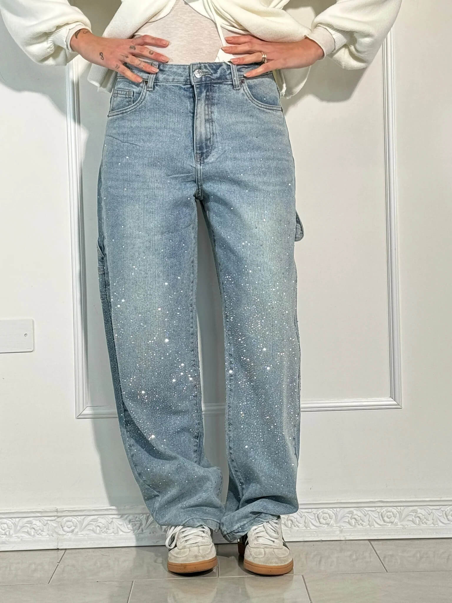 Women's High-Waisted Straight Leg Vintage Denim Jeans Outfit for Work Casual Days Holidays and Everyday Wear