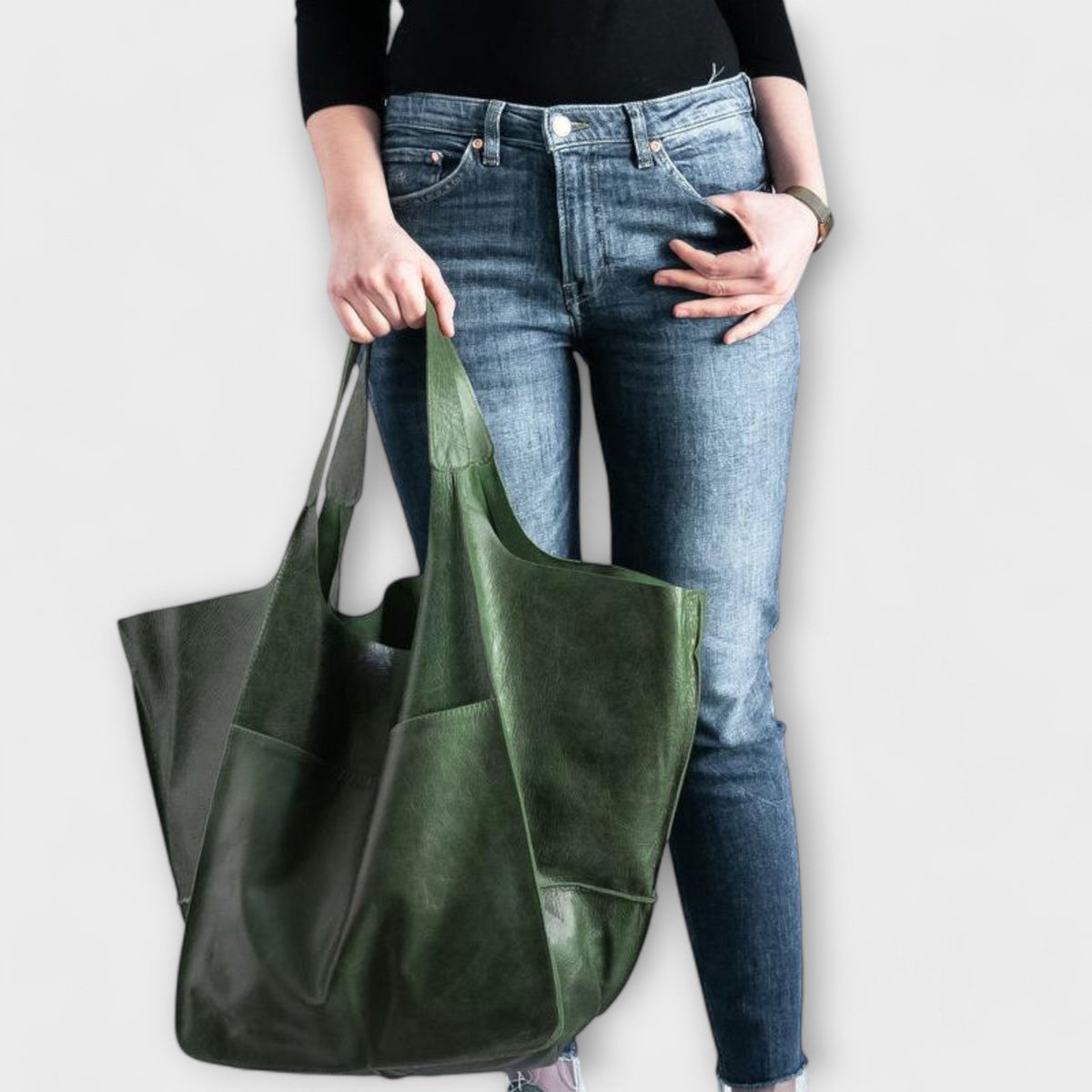 Women's Oversized Weekend Bag Spacious Travel Tote Stylish Versatile Everyday