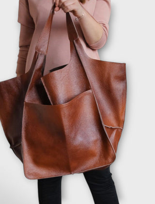 Women's Oversized Weekend Bag Spacious Travel Tote Stylish Versatile Everyday