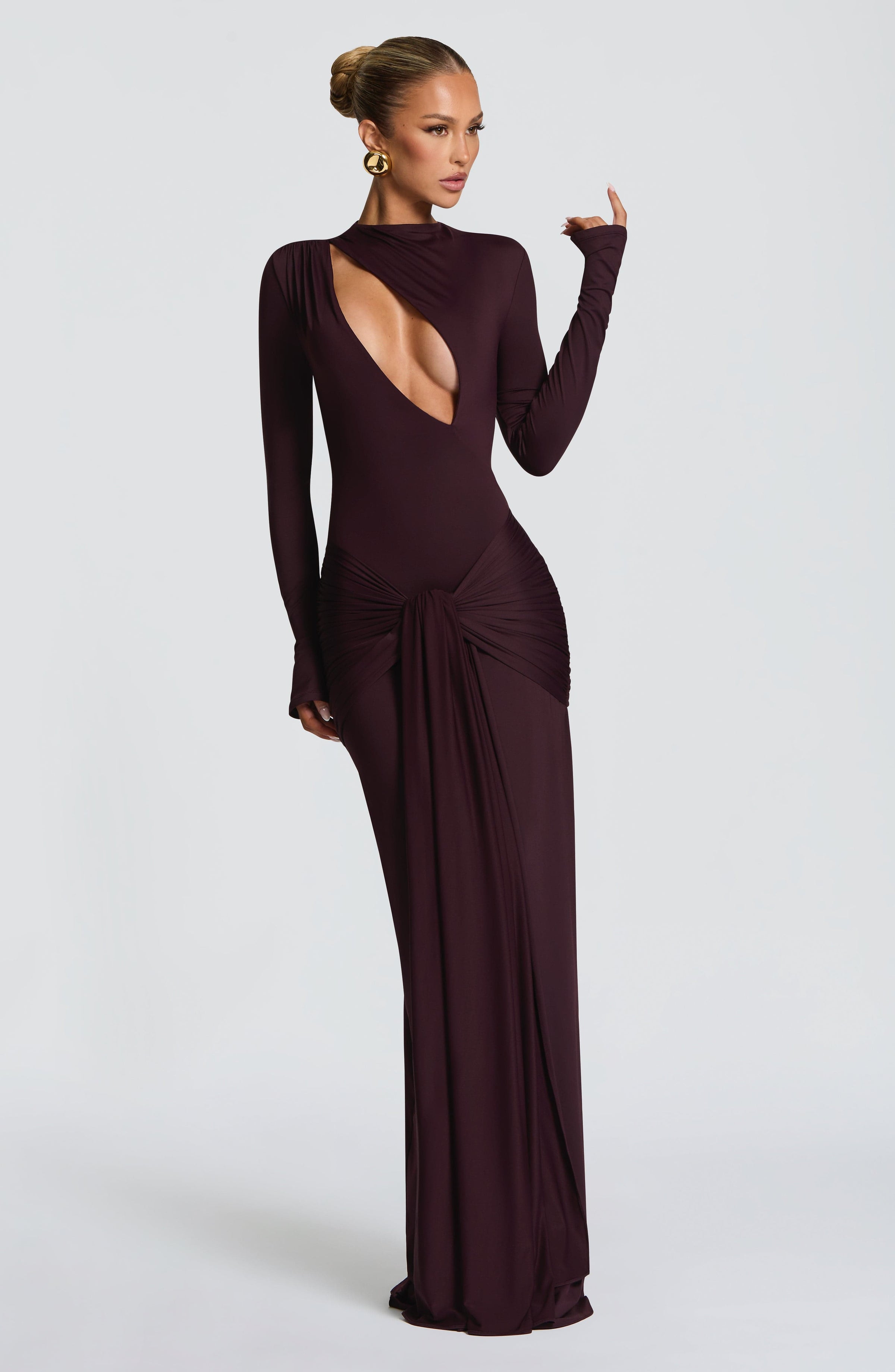 Women's Maxi Dress Flowing Silhouette Sleeveless V-Neck Elegant Occasion
