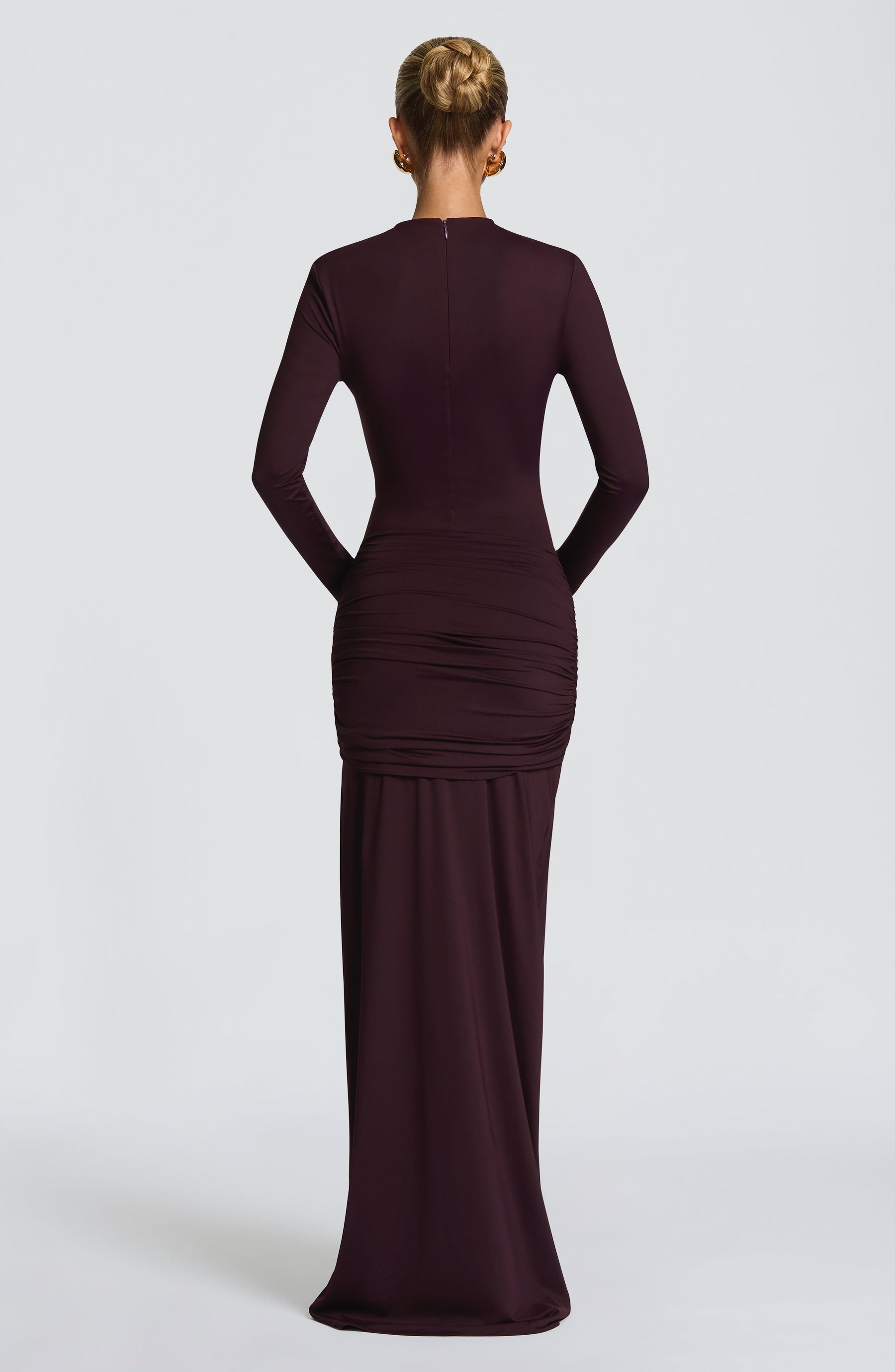 Women's Maxi Dress Flowing Silhouette Sleeveless V-Neck Elegant Occasion