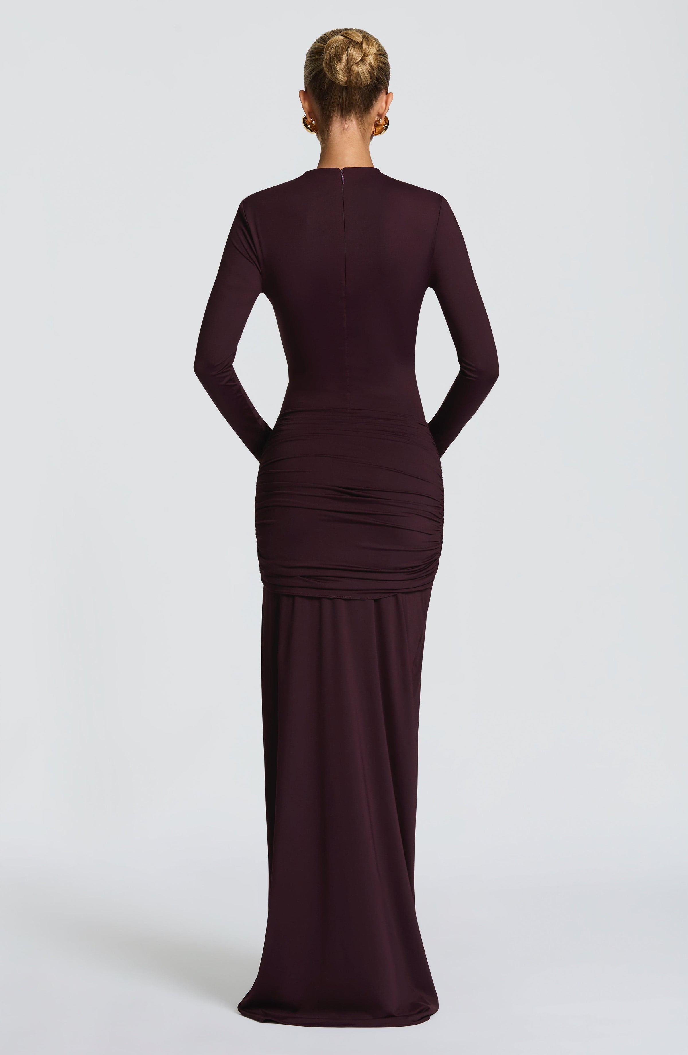 Women's Maxi Dress Flowing Silhouette Sleeveless V-Neck Elegant Occasion