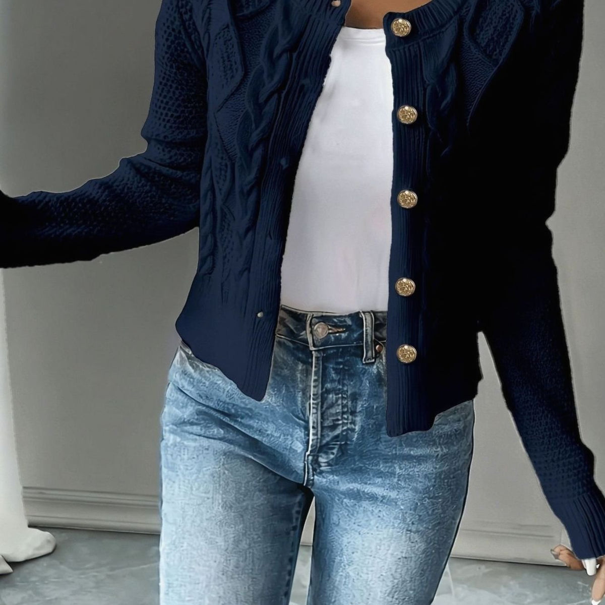 Women's Cropped Cardigan Cable-Knit Button-Front Long Sleeve Casual Layering